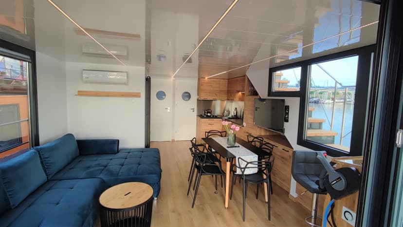 Odprężający Pobyt w Domku na Wodzie (1 Noc, 1-7 Osób) | HouseBoat Odra | Uraz