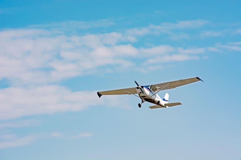 Lot Widokowy Samolotem Cessną dla Przyjaciół (15 minut) | Warszawa