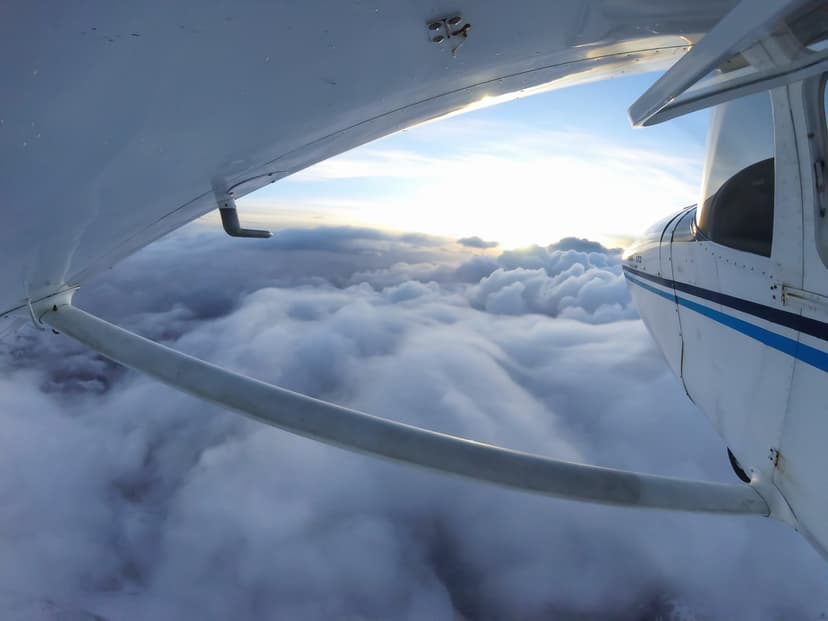 Lot Widokowy Samolotem Cessną dla Przyjaciół (60 minut) | Warszawa