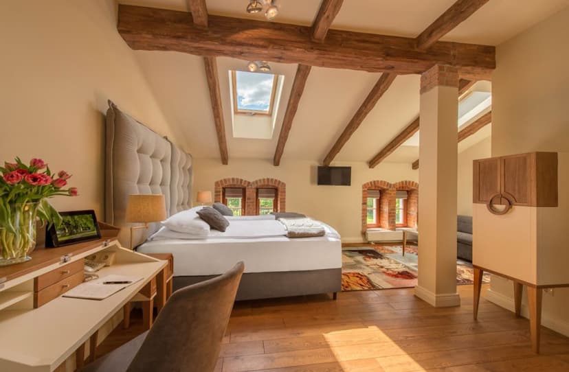 Romantyczny Pobyt w Pałacu (1 Noc, 2 Osoby) | Pałac Warlity | Olsztynek (okolice)