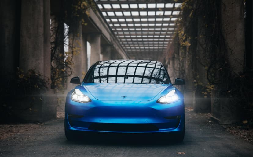 Jazda Teslą (30 minut) | Wiele Lokalizacji