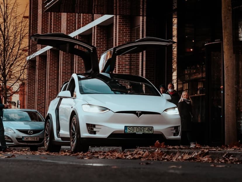 Jazda Teslą (120 minut) | Wiele Lokalizacji