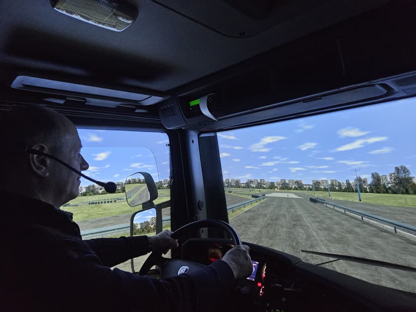 Jazda w Symulatorze Autobusu i Samochodu Ciężarowego | Piastów