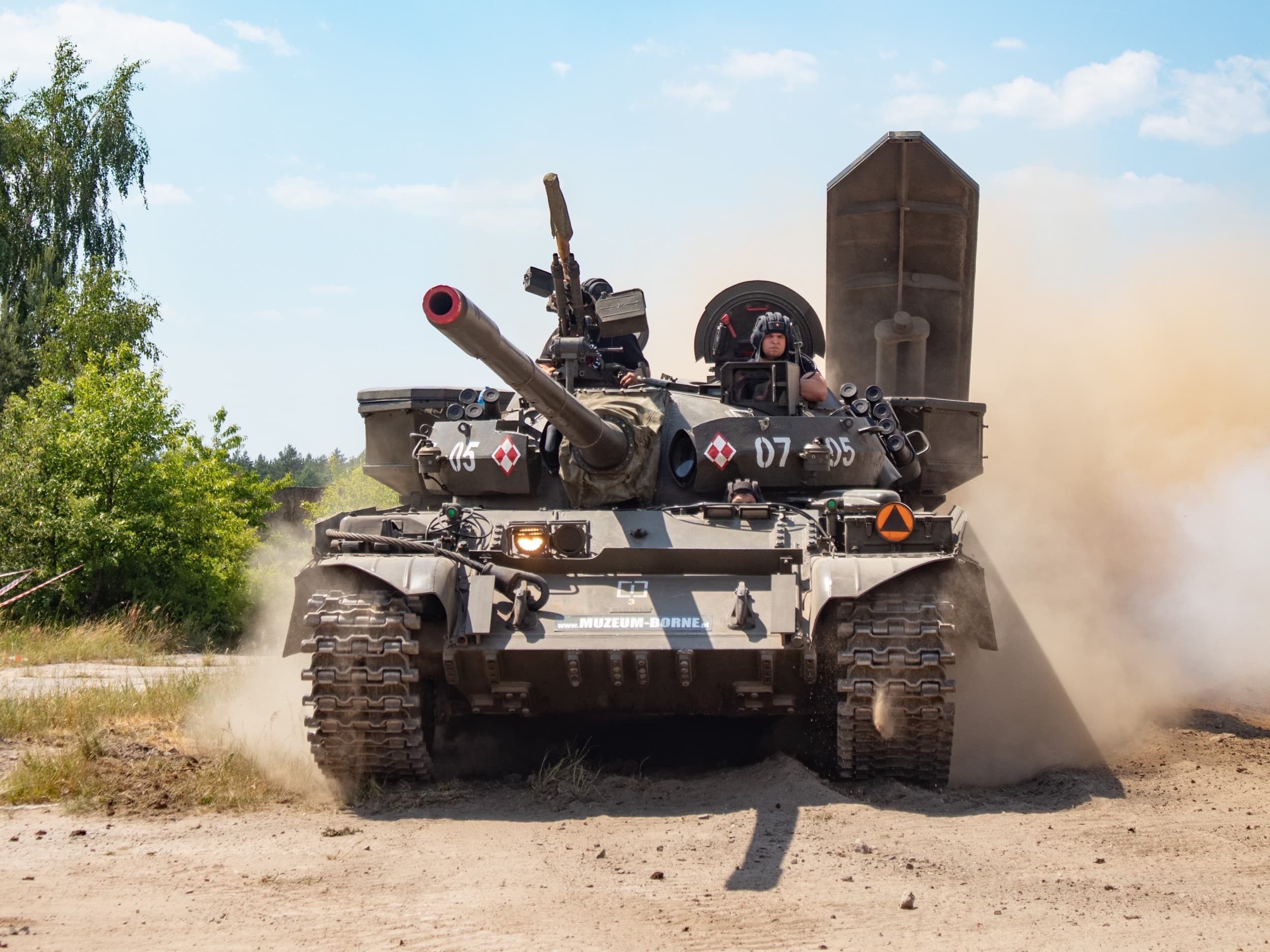 Jazda za Sterami Czołgu T-55 | Borne Sulinowo | Wyjątkowy Prezent