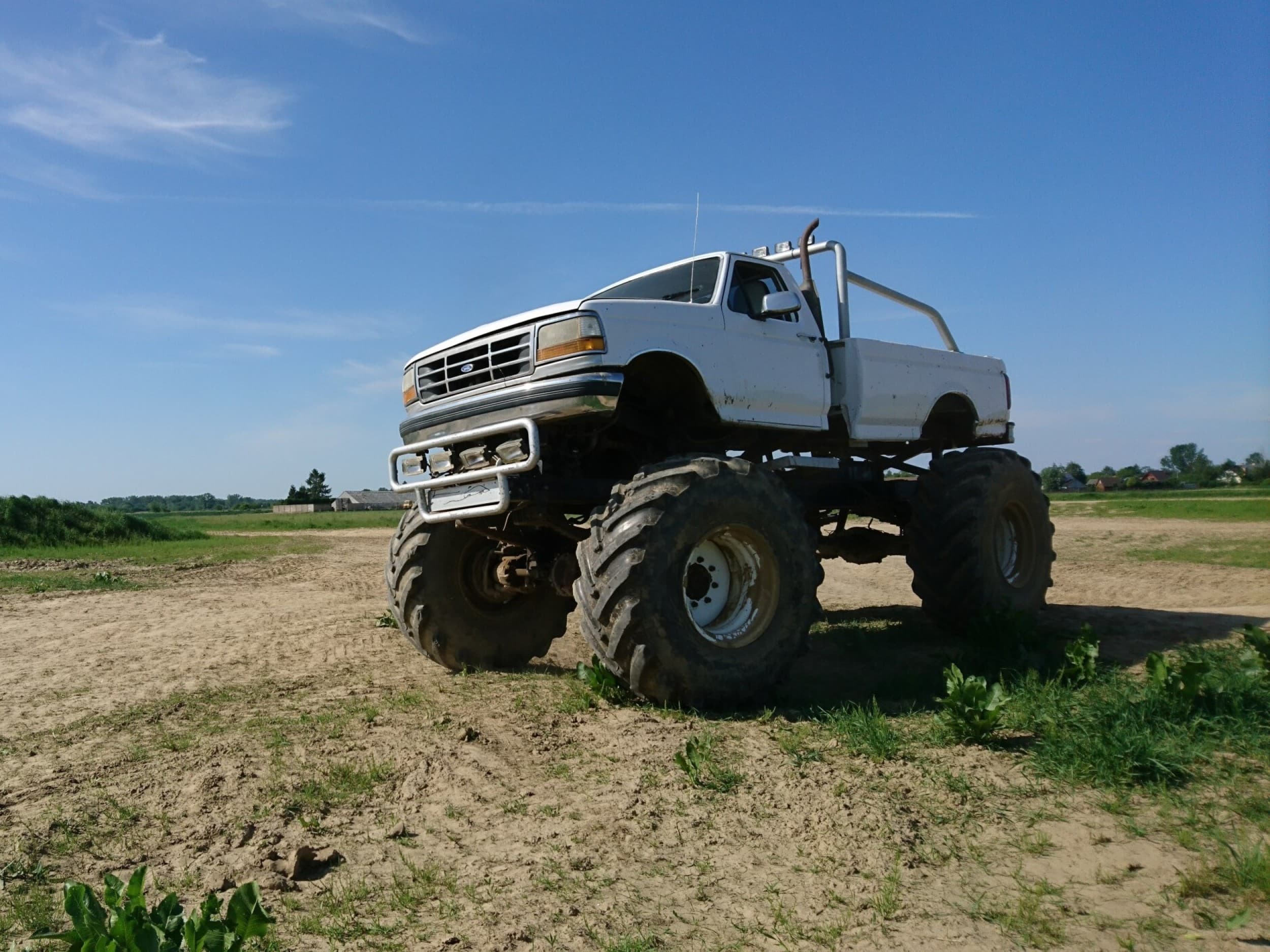 Jazda Co-Drive Monster Truckiem (3 osoby) | Wiele Lokalizacji | Wyjątkowy Prezent