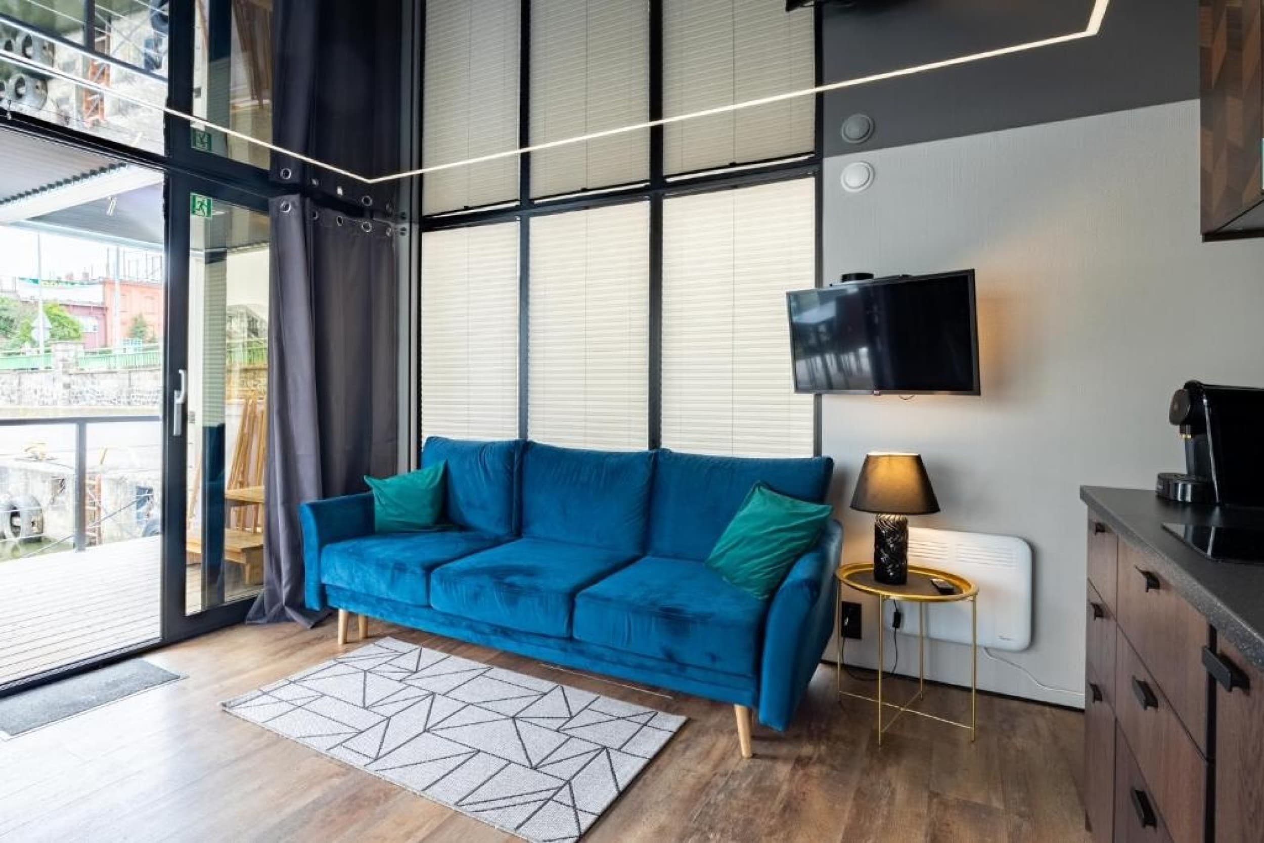 Pobyt w Domku na Wodzie (2 Noce, 1-6 Osób) | Energy Apartments | Szczecin | Wyjątkowy Prezent