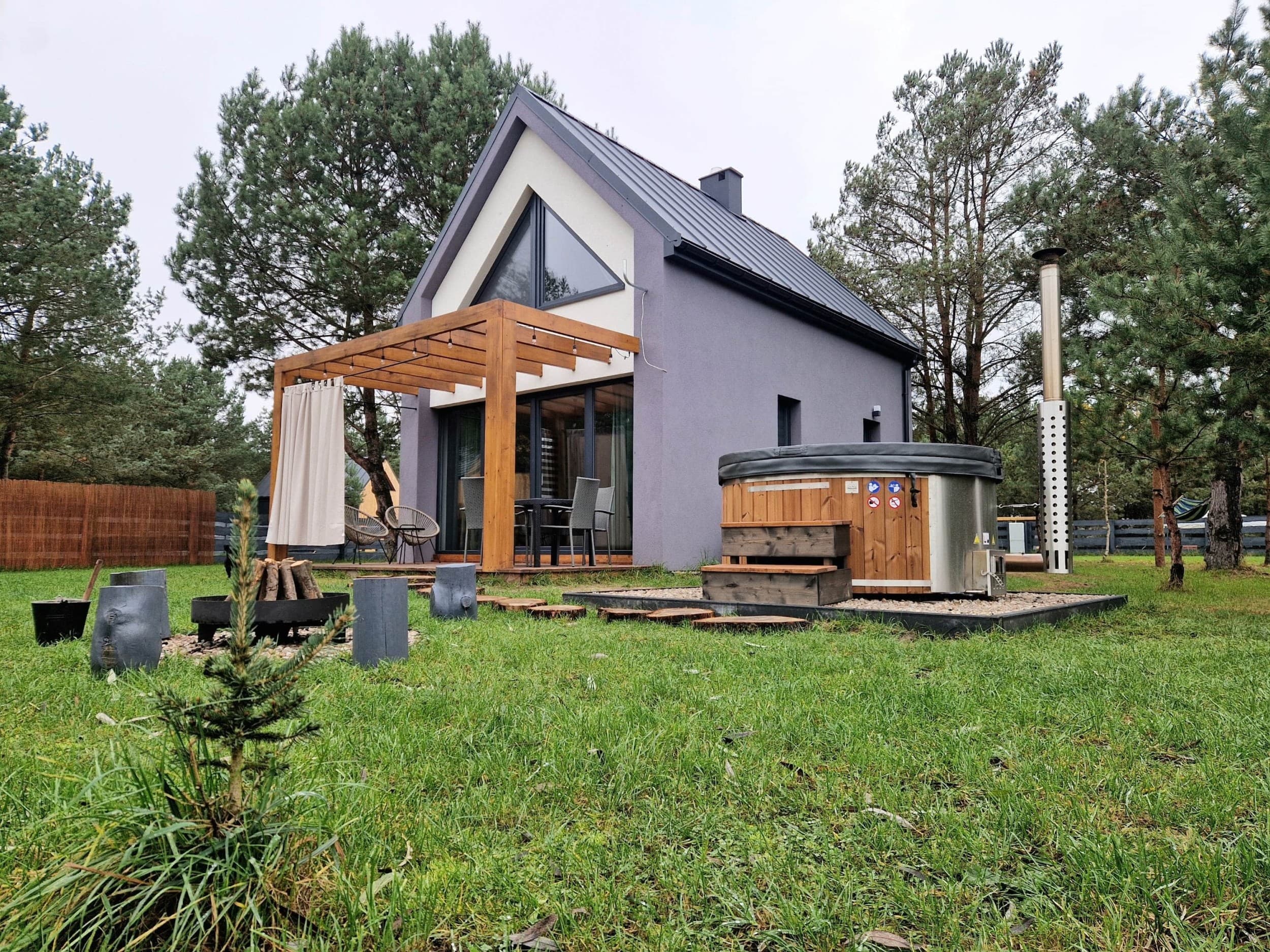 Odprężający Pobyt w Domku (2 Noce, 2 Osoby) | Osada pod Gwiazdami Łasko & SPA | Łasko | Wyjątkowy Prezent
