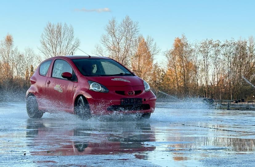 Szkolenie na Płycie Poślizgowej dla Dwojga (150 minut) | Legionowo (okolice)