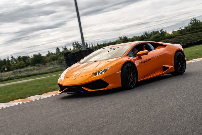 Jazda Lamborghini Huracan | 1 okrążenie | Wiele Lokalizacji
