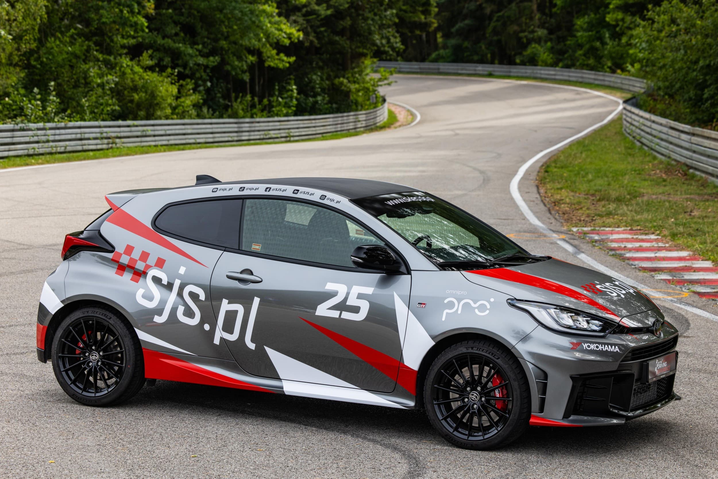 Jazda Toyotą GR Yaris | 5 okrążeń | Wiele Lokalizacji | Wyjątkowy Prezent