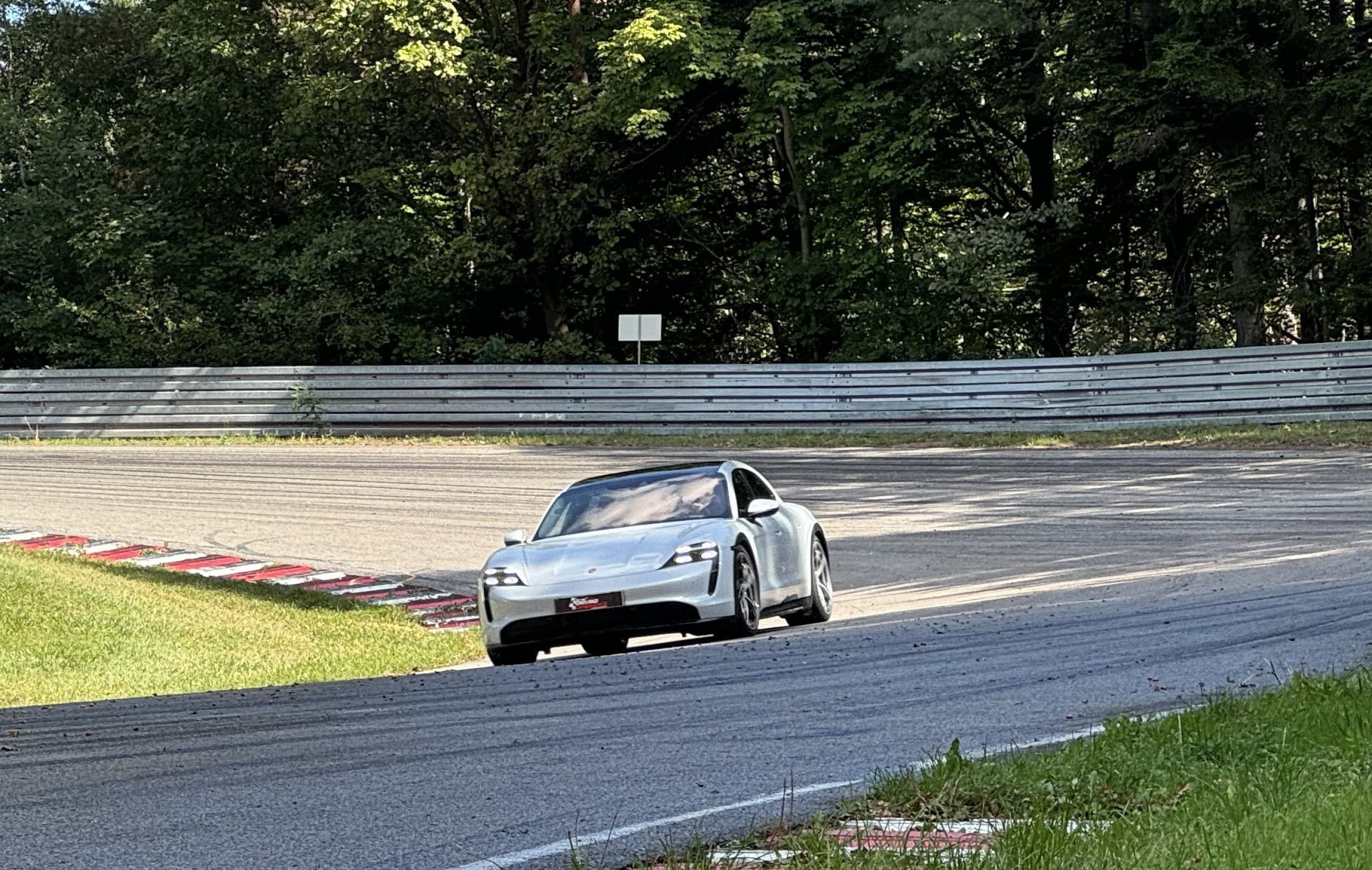 Jazda Porsche Taycan Cross Turismo 4S Performance Plus | 1 okrążenie | Kielce | Wyjątkowy Prezent