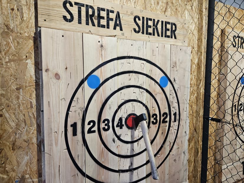 Rzucanie Siekierami do Celu (3-4 Osoby) | Leszno