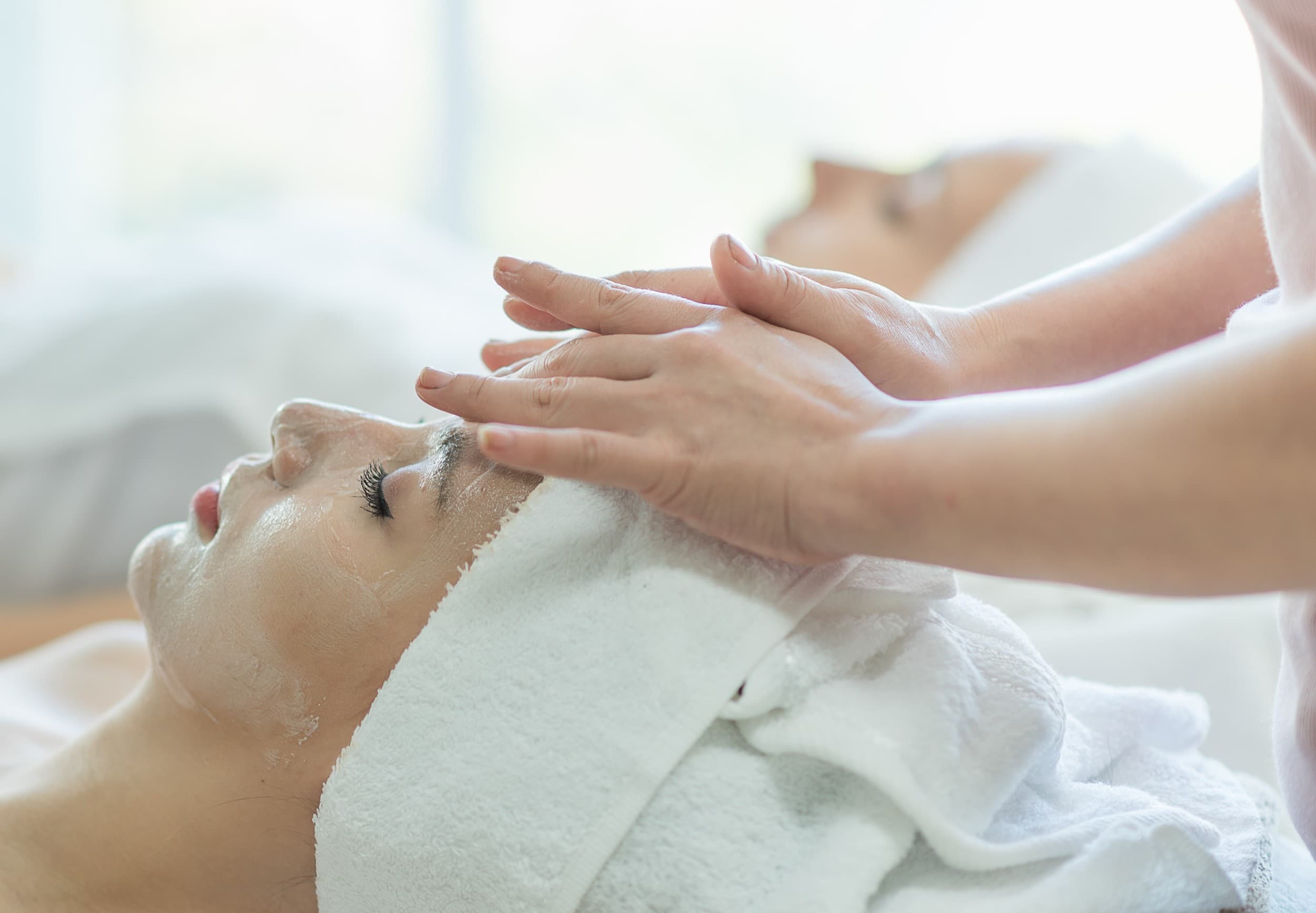 Rytuał Head SPA “Deep Face & Scalp Harmonii” dla Przyjaciółek | Leszno | Wyjątkowy Prezent