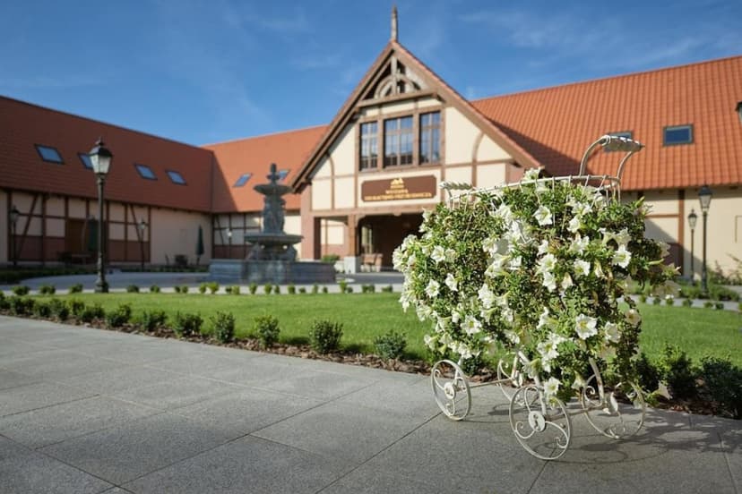 Odprężający Pobyt (2 Noce, 2 Osoby) | Pałac Poledno | Bukowiec