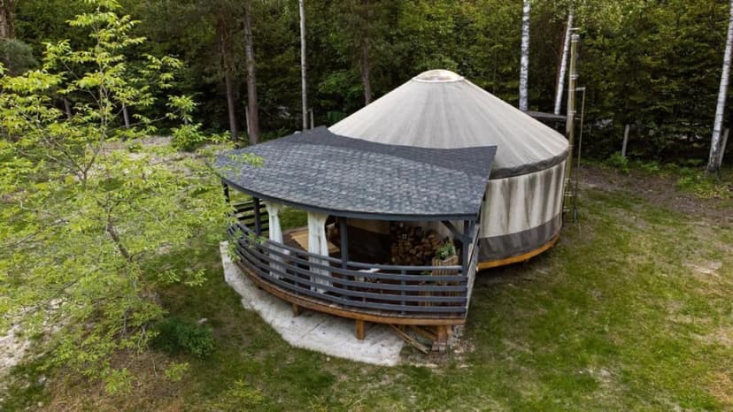 Pobyt w Jurcie (2 Noce, 2 Osoby) | KotfaLas Jurty | Zagórze