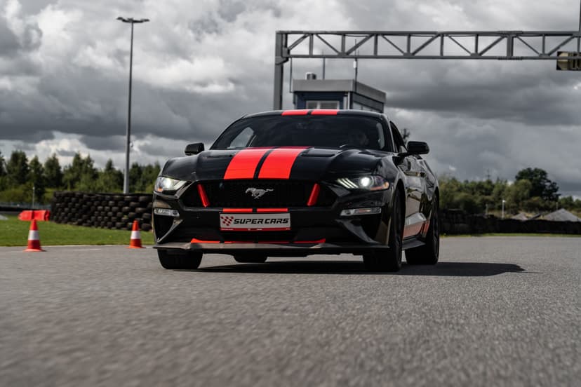 Jazda Fordem Mustangiem | 2 okrążenia | Tor Główny Poznań