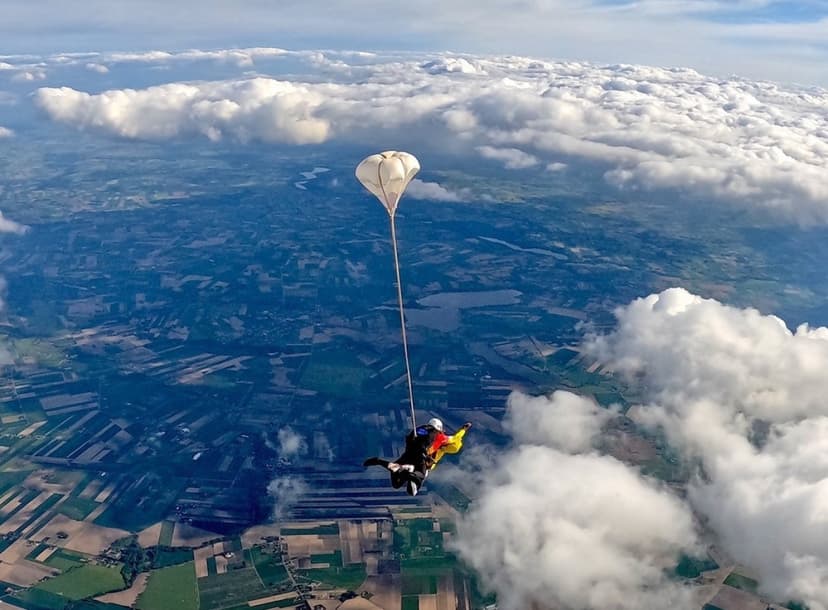 Skok ze Spadochronem z Podwójnym Filmowaniem | Częstochowa (okolice)