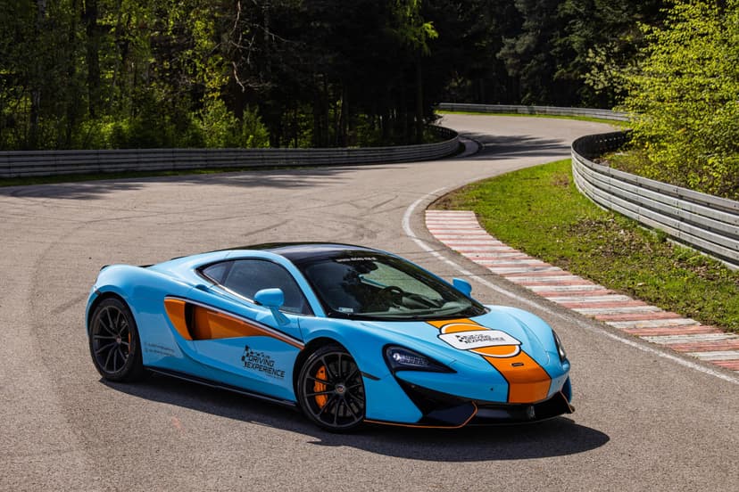 Poprowadź McLaren 570GT | 15 okrążeń | Wiele Lokalizacji