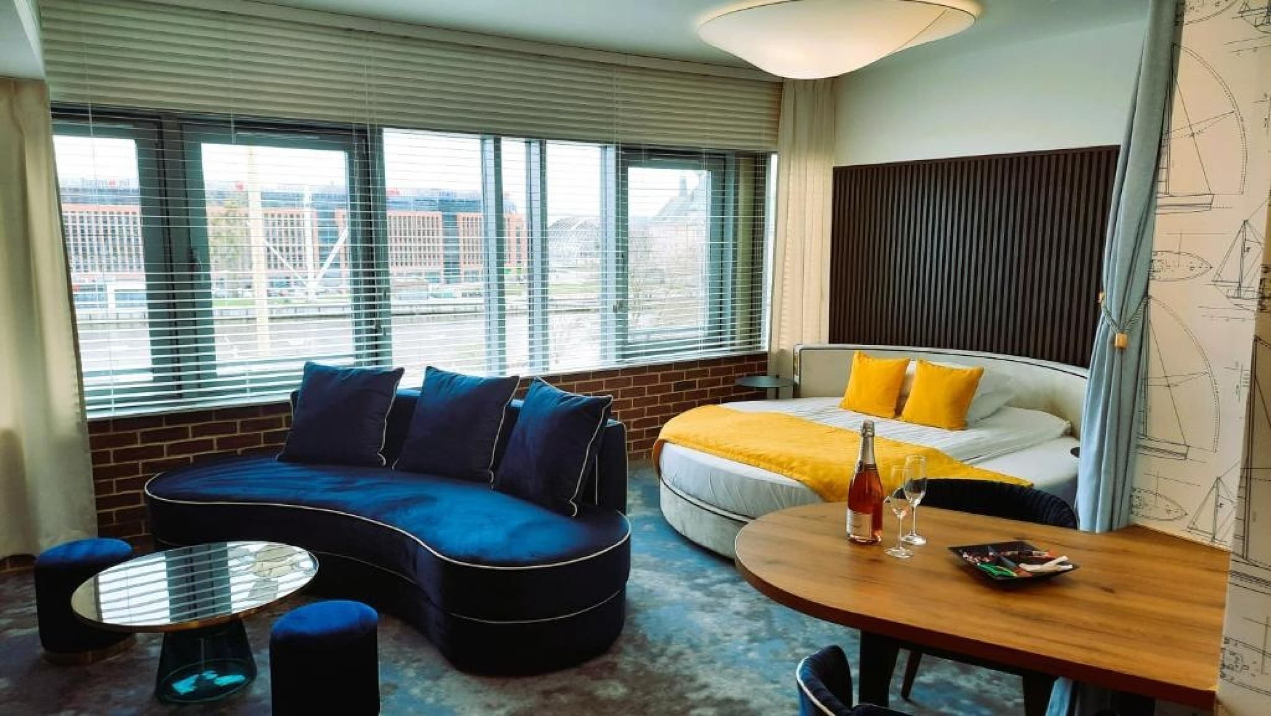 Odprężający Pobyt w Apartamencie z Jacuzzi (2 Noce, 2 Osoby) | Hotel Zamek Centrum | Szczecin