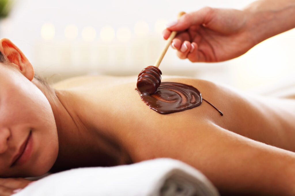 Masaż czekoladą to zmysłowy masaż całego ciała, do którego używana jest naturalna czekolada